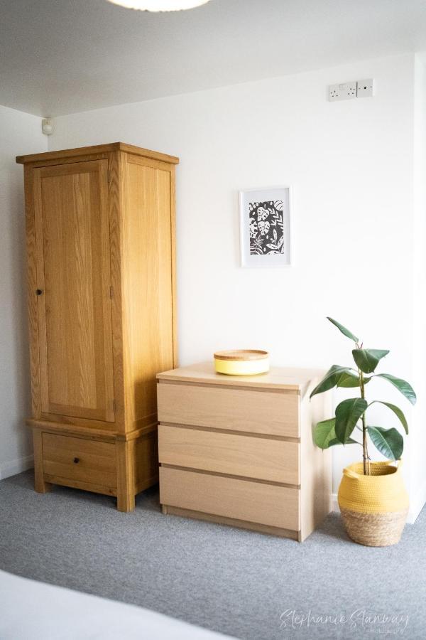 St Ives The Lookout, Modern Home From Home, Sleeps 5, With Private Parking & Outside Terrace מראה חיצוני תמונה